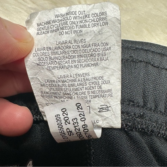 Under Armour Shorts Black & White Size 4 - Picture 7 of 16